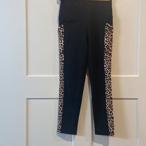 ZYIA HIGH RISE 7/8 CROP CHEETAH BIG CAT LEOPARD  POCKET LEGGINGS size 4 EUC